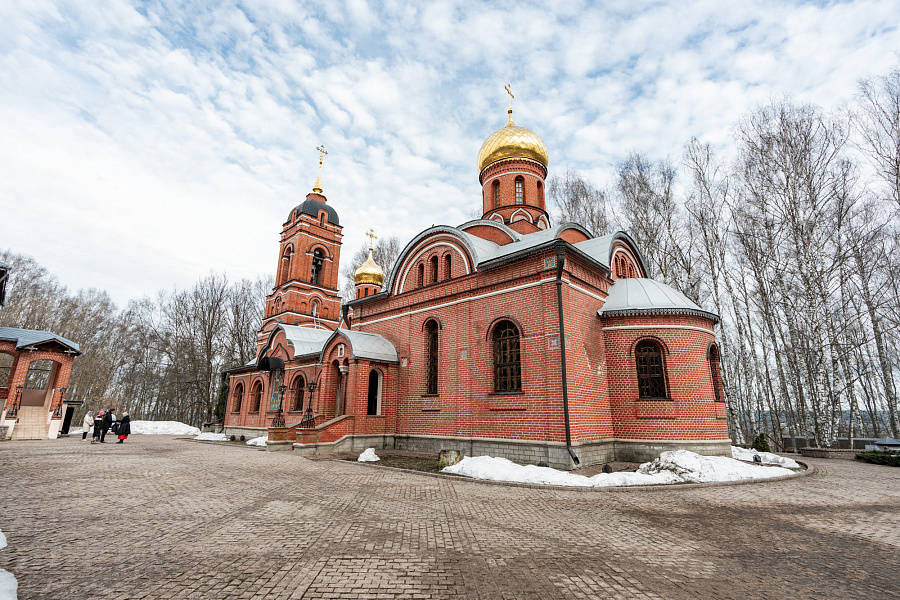 Литургия Преждеосвященных Даров в Михаило-Архангельском храме города Пущино г.о. Серпухов